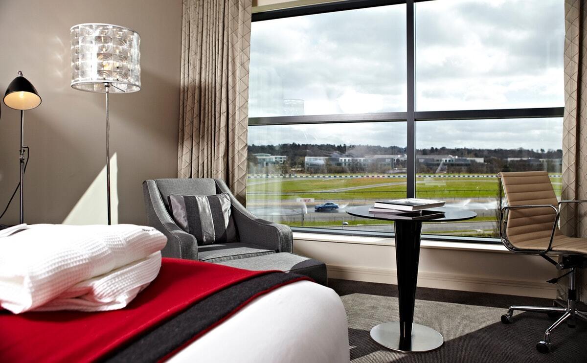 Brooklands Hotel & Spa Weybridge Quarto foto